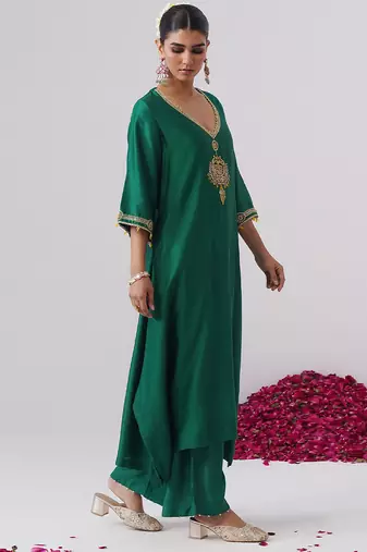 Green embroidered chanderi silk kurta set