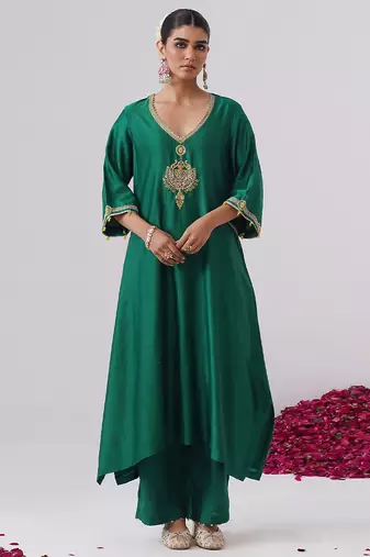 Green embroidered chanderi silk kurta set