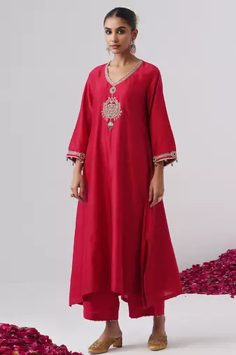 Red embroidered chanderi silk kurta set