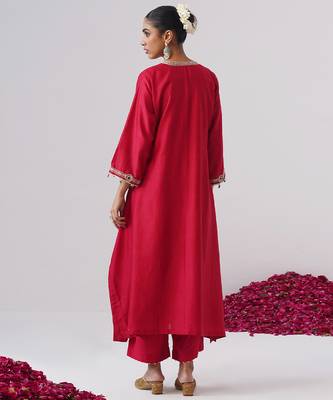 Red embroidered chanderi silk kurta set 3