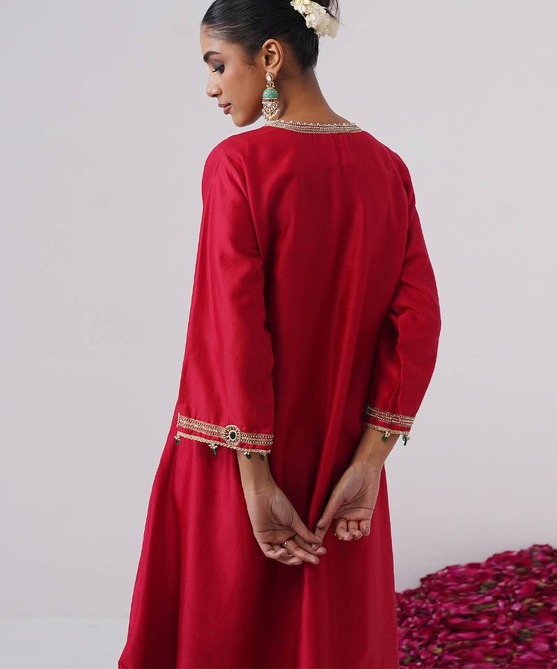 Red embroidered chanderi silk kurta set