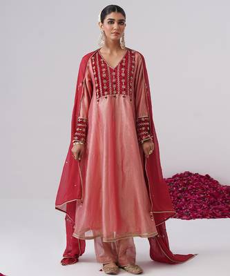 Pink embroidered silk kurta set 5