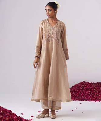 Beige embroidered silk kurta set 4