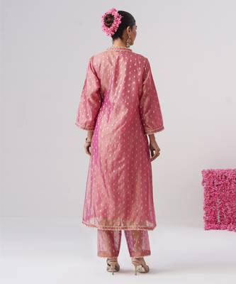 Pink embroidered silk kurta set 4