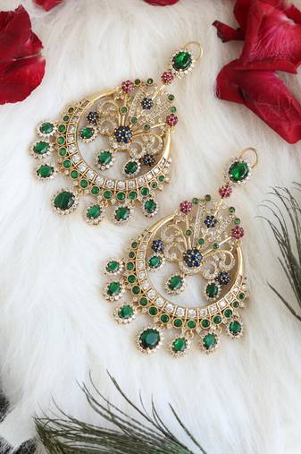 Long emerald chandbalis