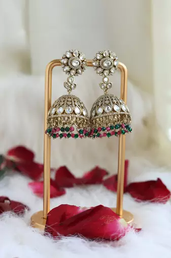 Kundan jhumkas