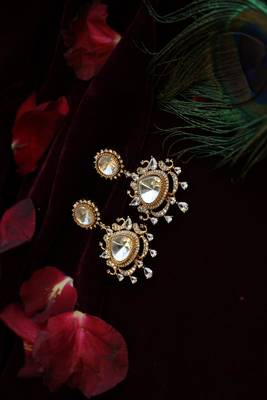Peacock-inspired kundan drops 1