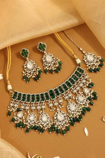 Grand kundan & emerald choker set