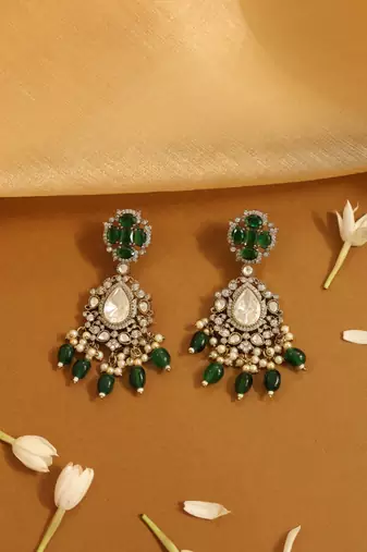 Grand kundan & emerald choker set