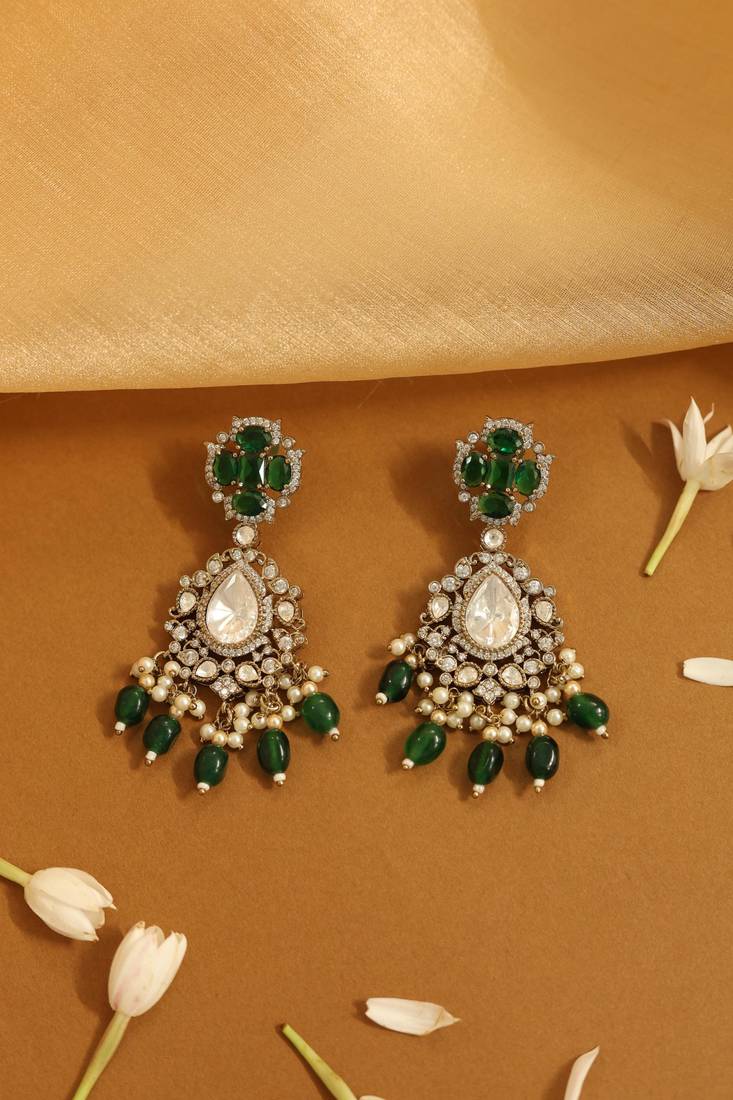 Grand kundan & emerald choker set