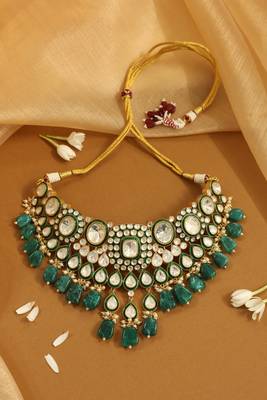 Royal green onyx & kundan ensemble 4