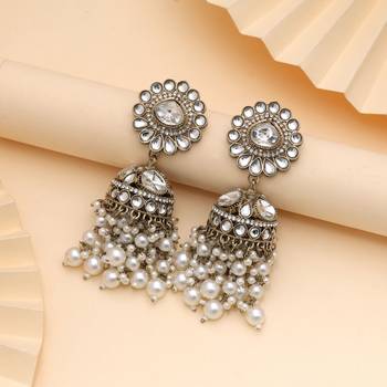 White color kundan earrings 1