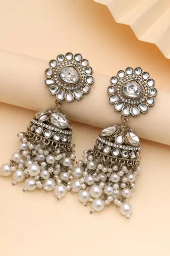 White color kundan earrings