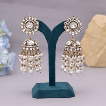 White color kundan earrings 2