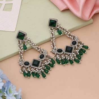 Green color kundan earrings 1
