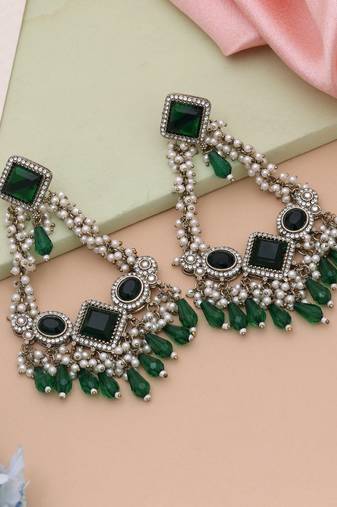 Green color kundan earrings