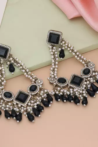 Black color kundan earrings
