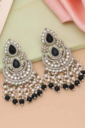 Black color kundan earrings