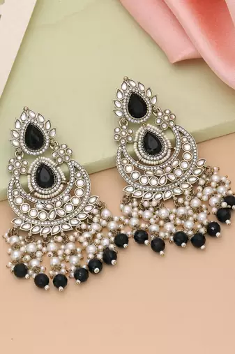 Black color kundan earrings