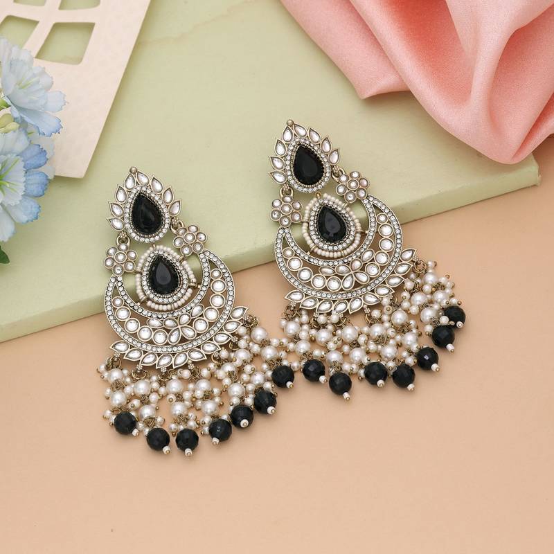 Black color kundan earrings