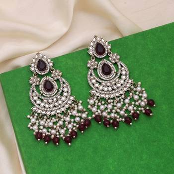 Maroon color kundan earrings 2
