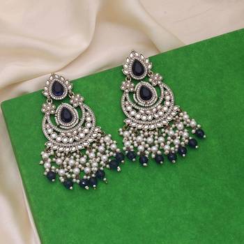 Blue color kundan earrings 2