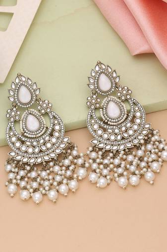 White color kundan earrings