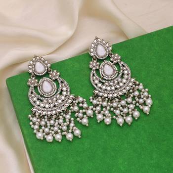 White color kundan earrings 2