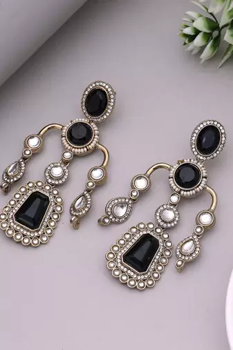 Black color kundan earrings