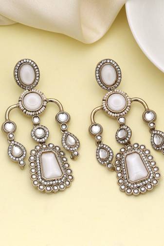 White color kundan earrings