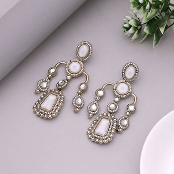 White color kundan earrings 2