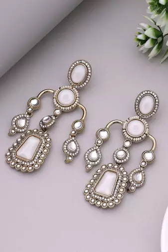White color kundan earrings