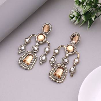 Gold color kundan earrings 2