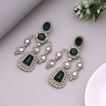 Green color kundan earrings 2