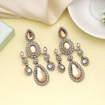 Gold color kundan earrings 1