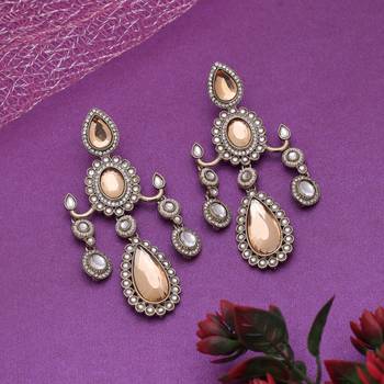 Gold color kundan earrings 2