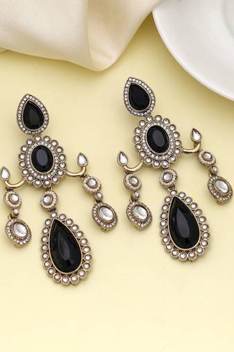 Black color kundan earrings