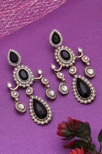 Black color kundan earrings
