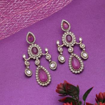 Magenta color kundan earrings 2
