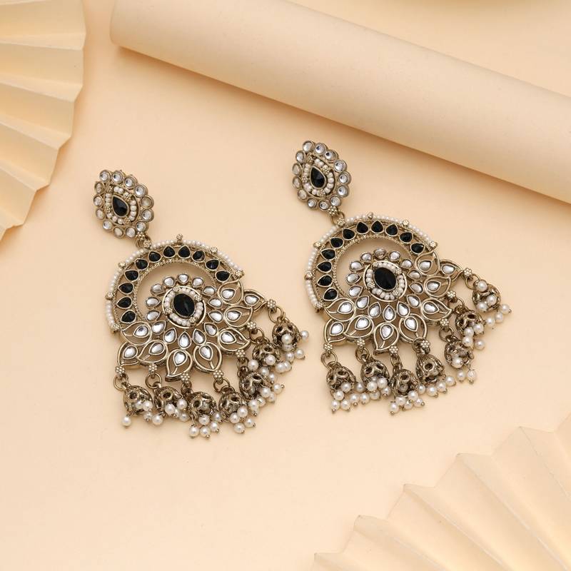 Black color kundan earrings