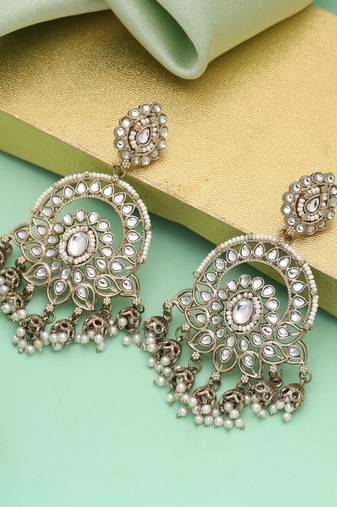 White color kundan earrings