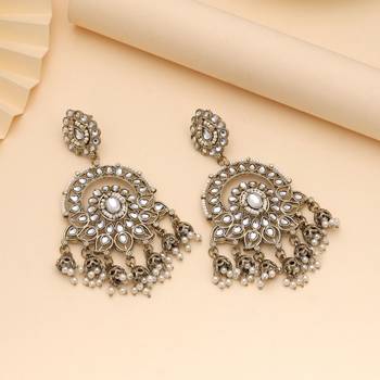 White color kundan earrings 2