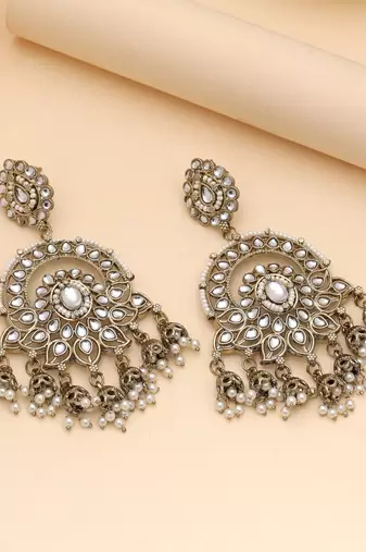White color kundan earrings