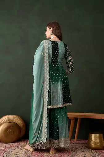 Saahmriga embroidered green chinon round neck regular sleeve kurta palazzo sets