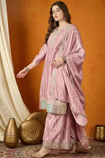 usty Rose Pleated Silk Ethnic Set with Matching Potli Bag and Shimmer Borders