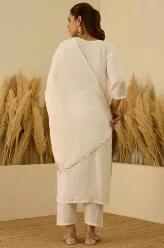 White women kurta pant dupatta set