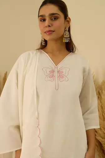 White women kurta pant dupatta set
