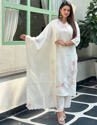 White women kurta pant dupatta set 1