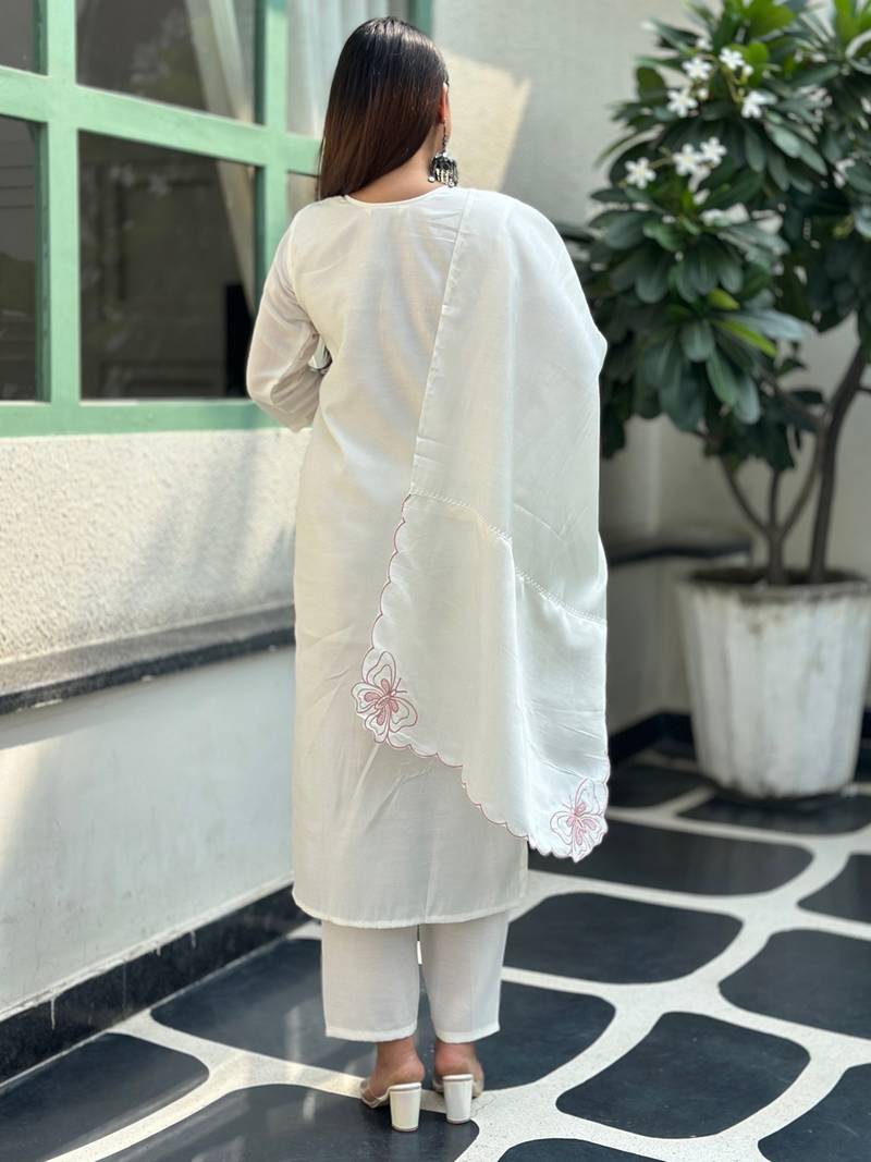 White women kurta pant dupatta set