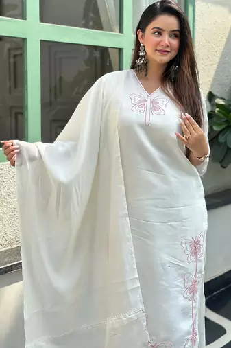 White women kurta pant dupatta set